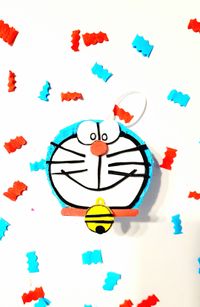 pi&ntilde;ata-doraemon