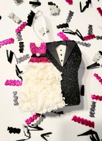 mini-pi&ntilde;atas-traje-novios